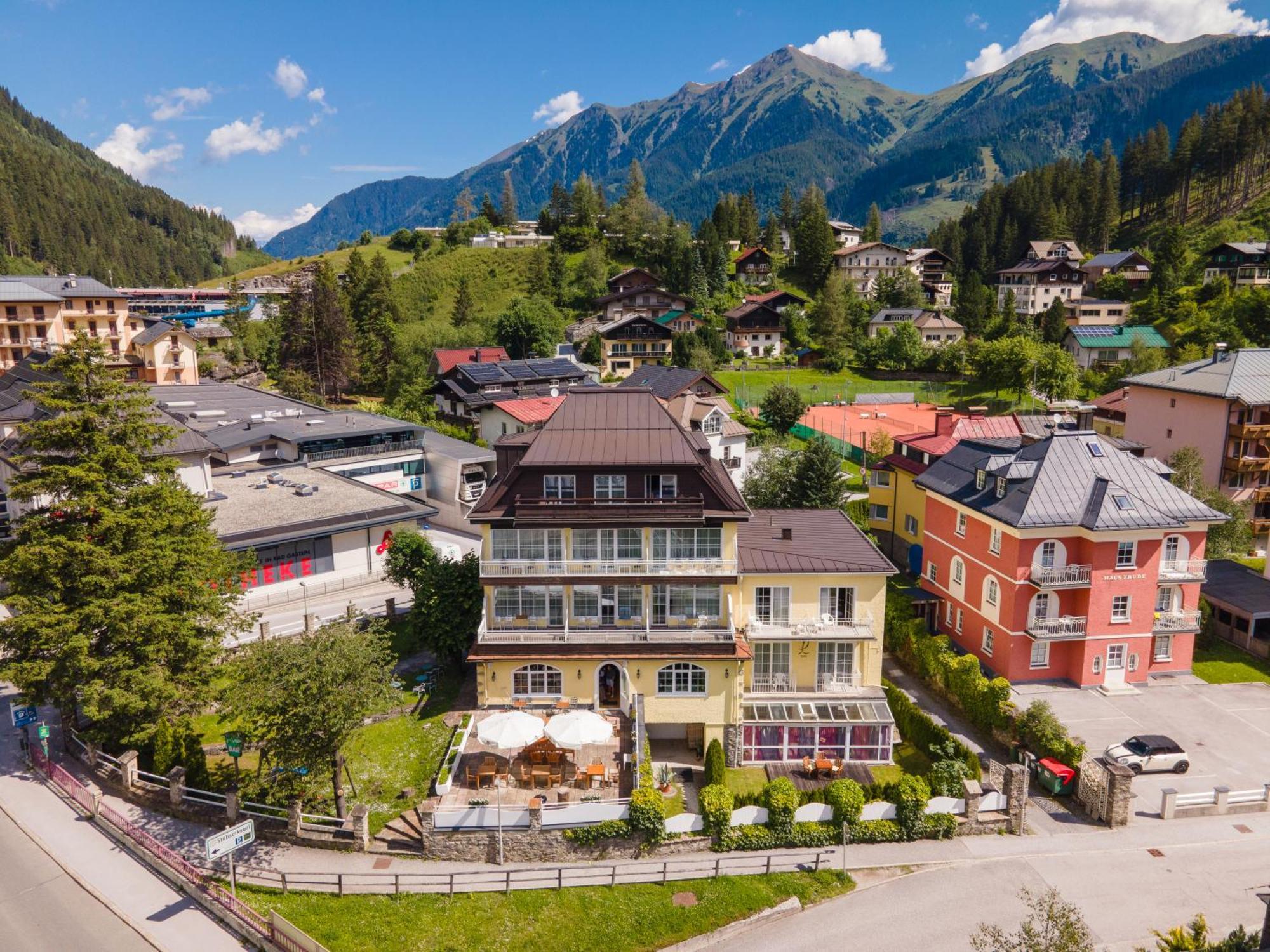 Lindenhof Hotel 3*